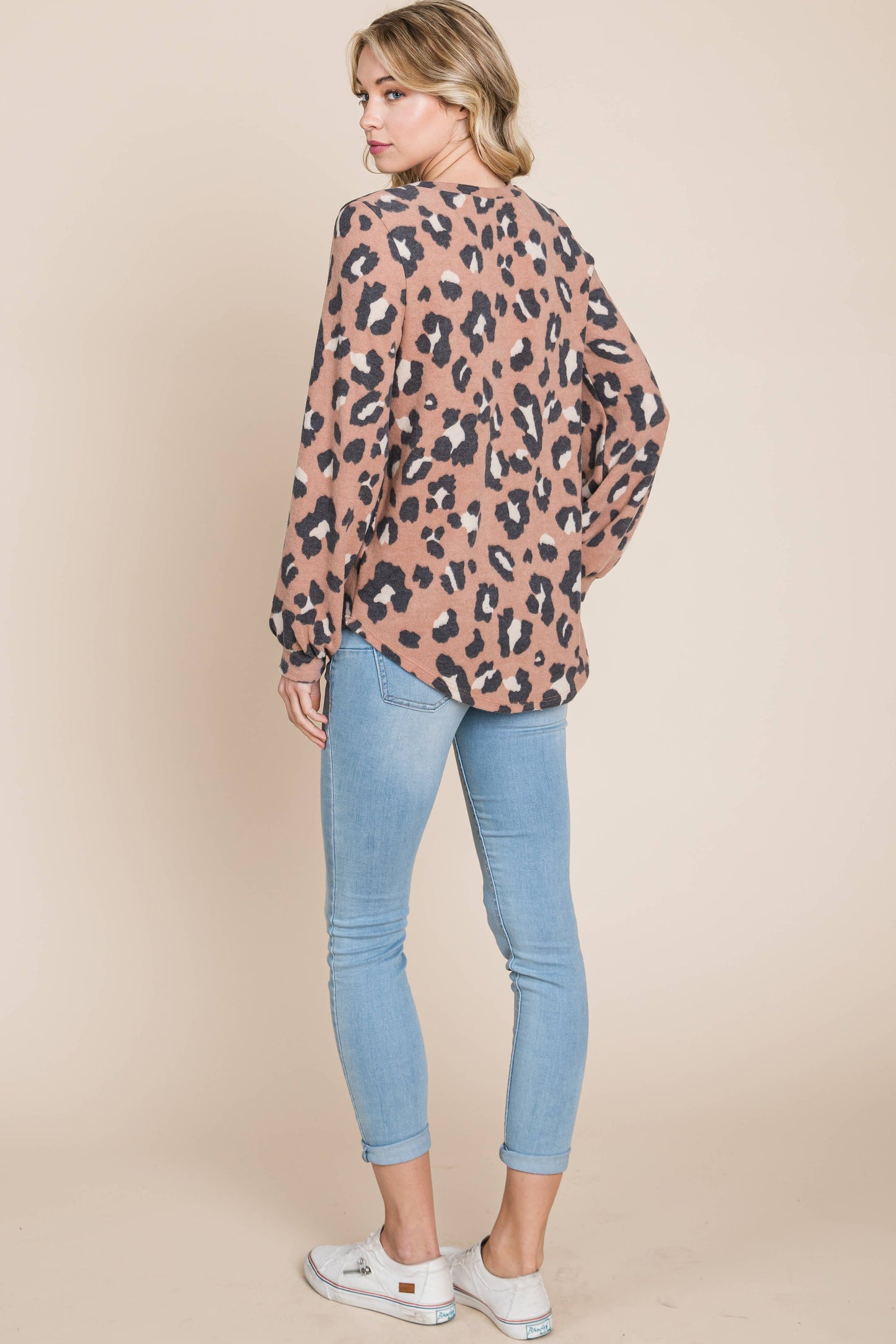 TOP169 - Cozy Leopard Print Pullover