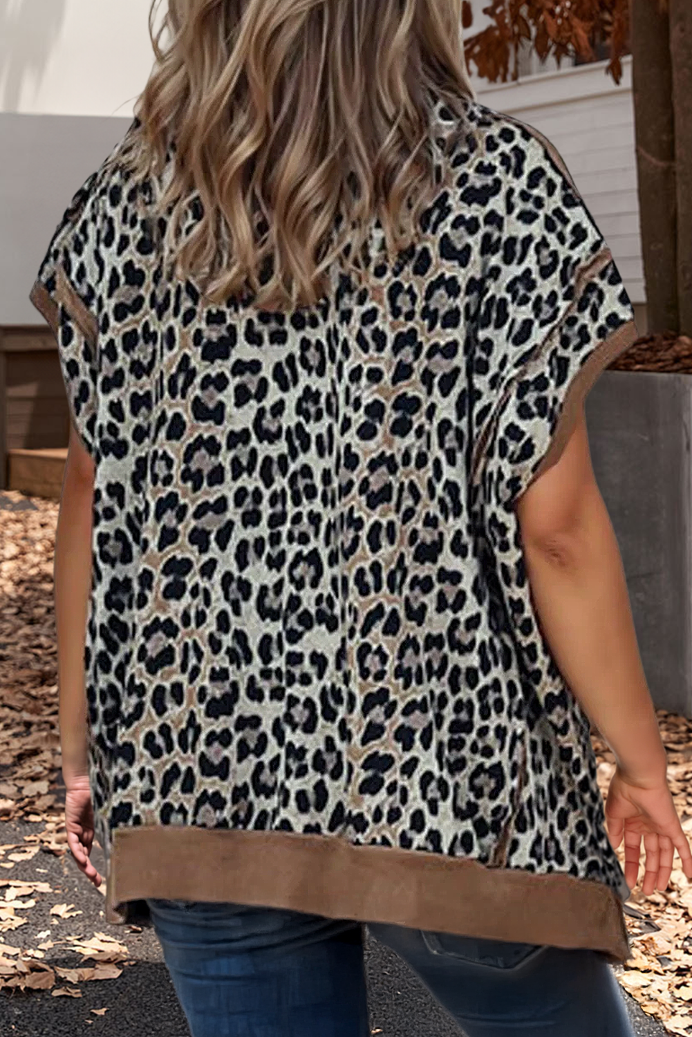 TOP117 - Leopard Contrast Trim Top