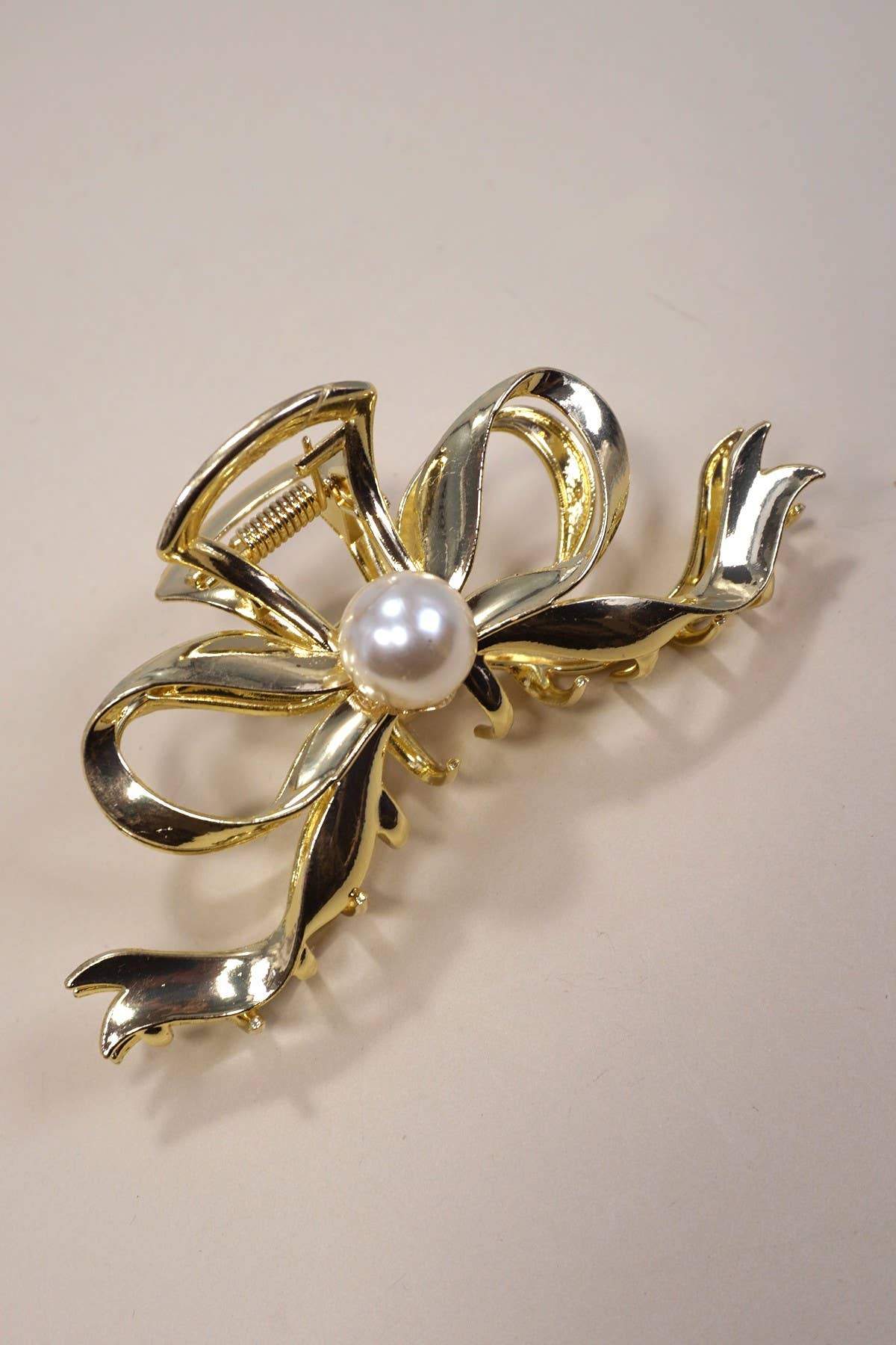 CLIP006 - Gold Pearl Claw Clip