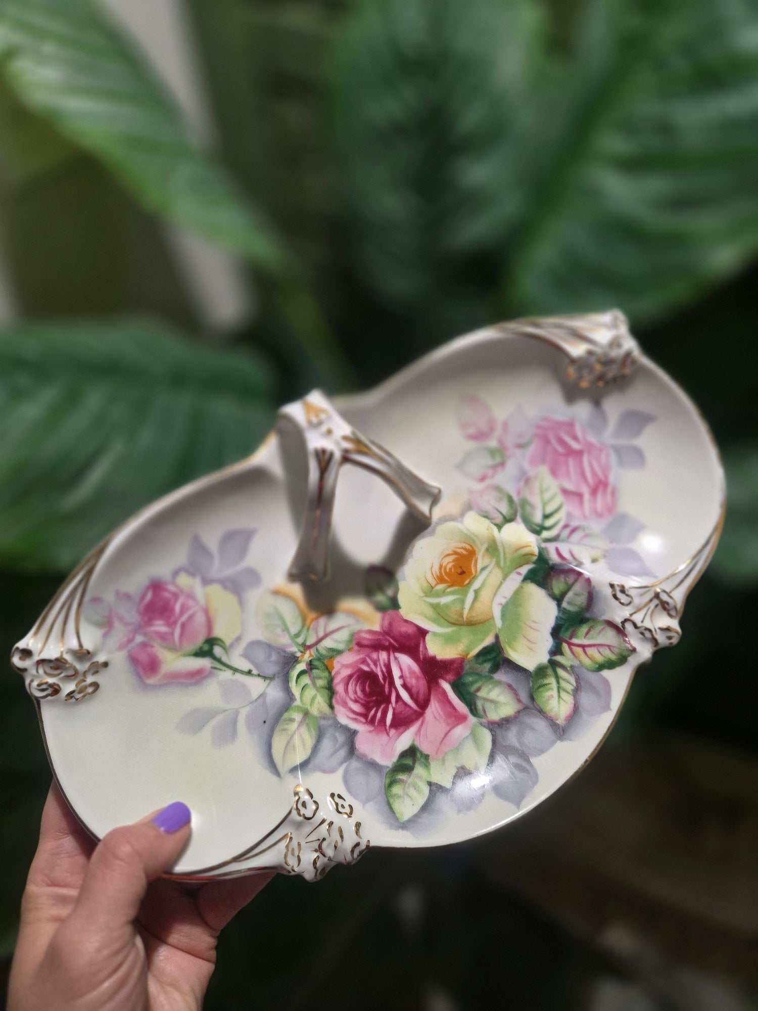 Antiques & Uniques