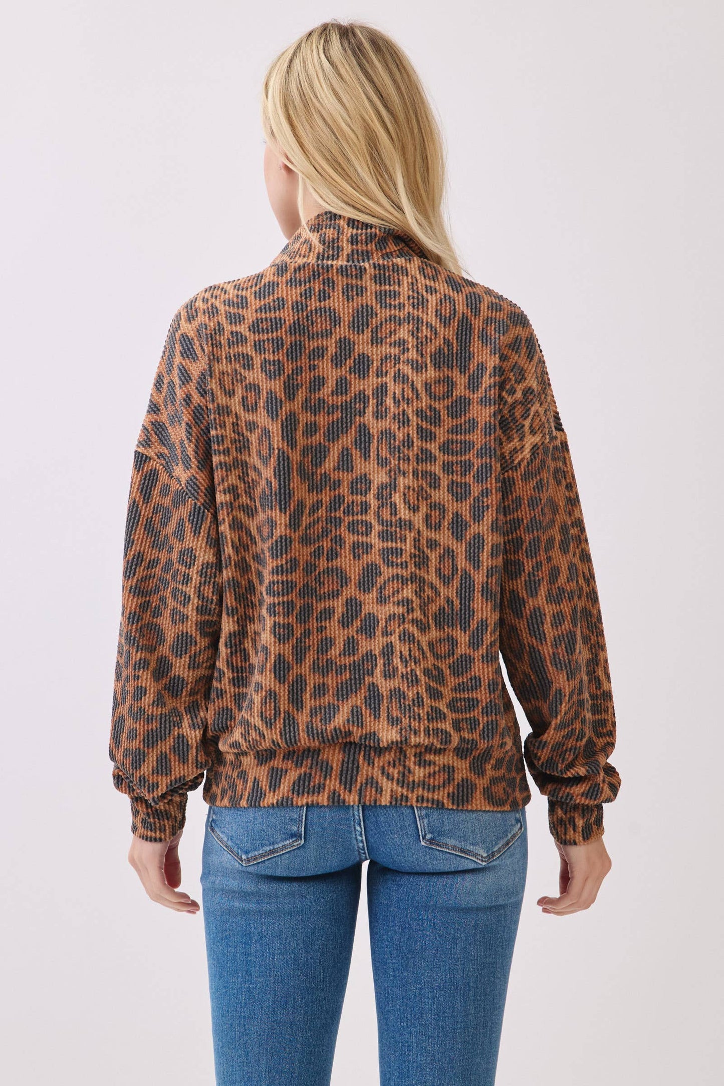 PULL100 - Leopard Ribbed Half-Zip Pullover