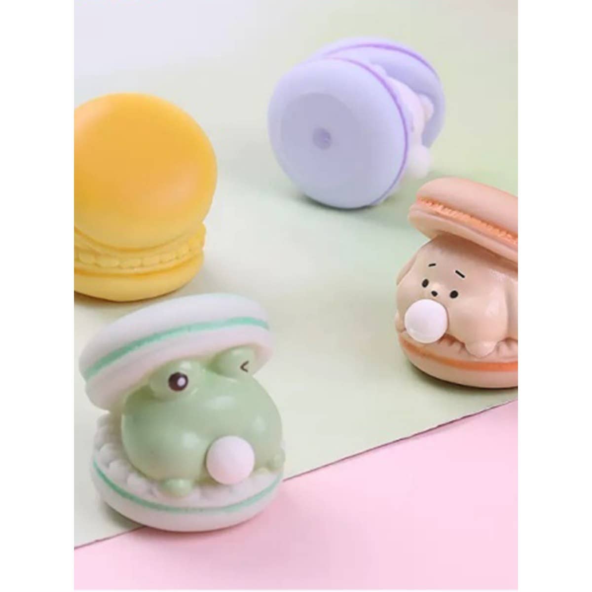 Toy001 - Macaroon Squeeze Animals Spit Bubble Toy